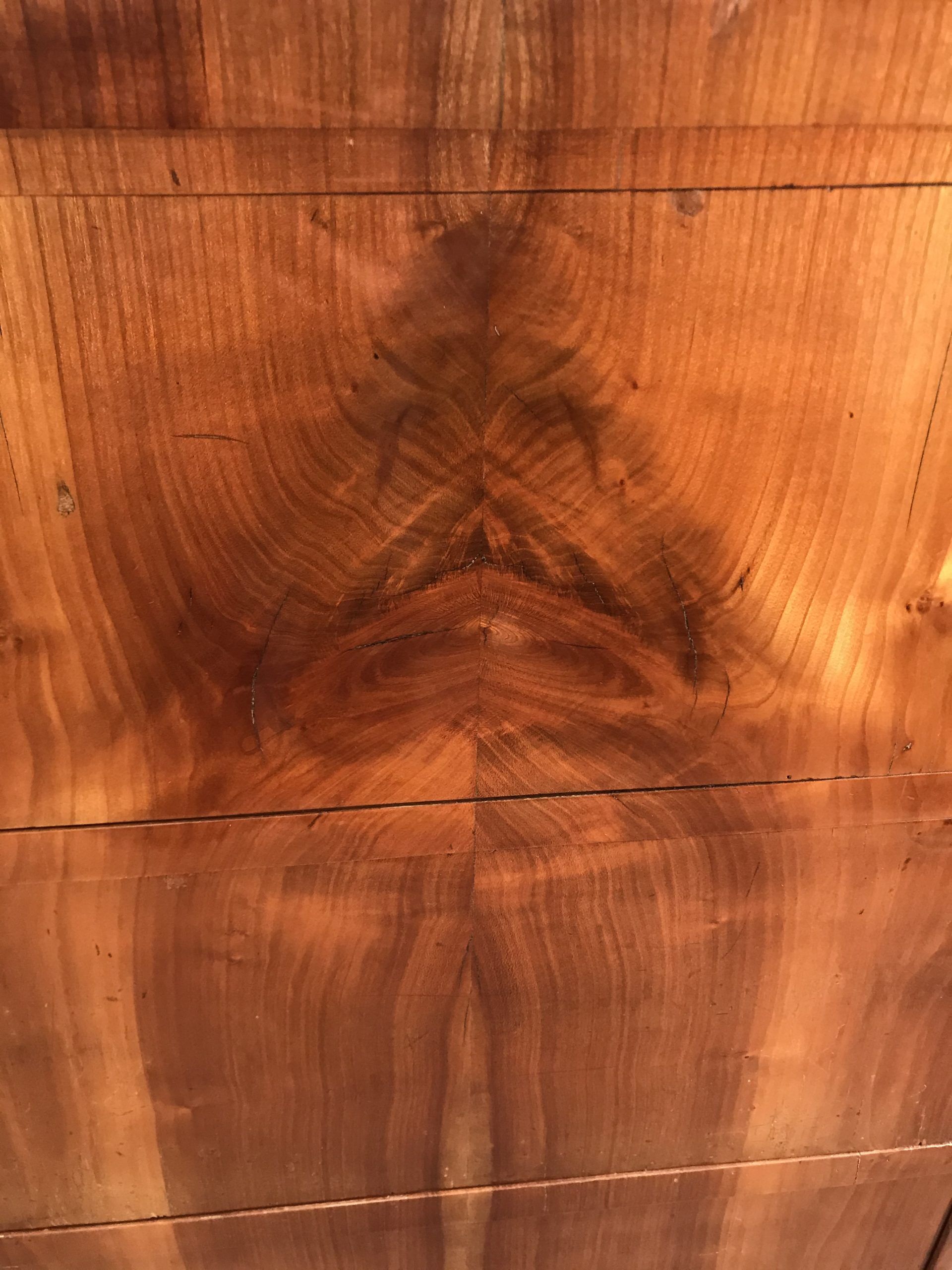 Biedermeier chest of drawers cherry- veneer detail- styylish