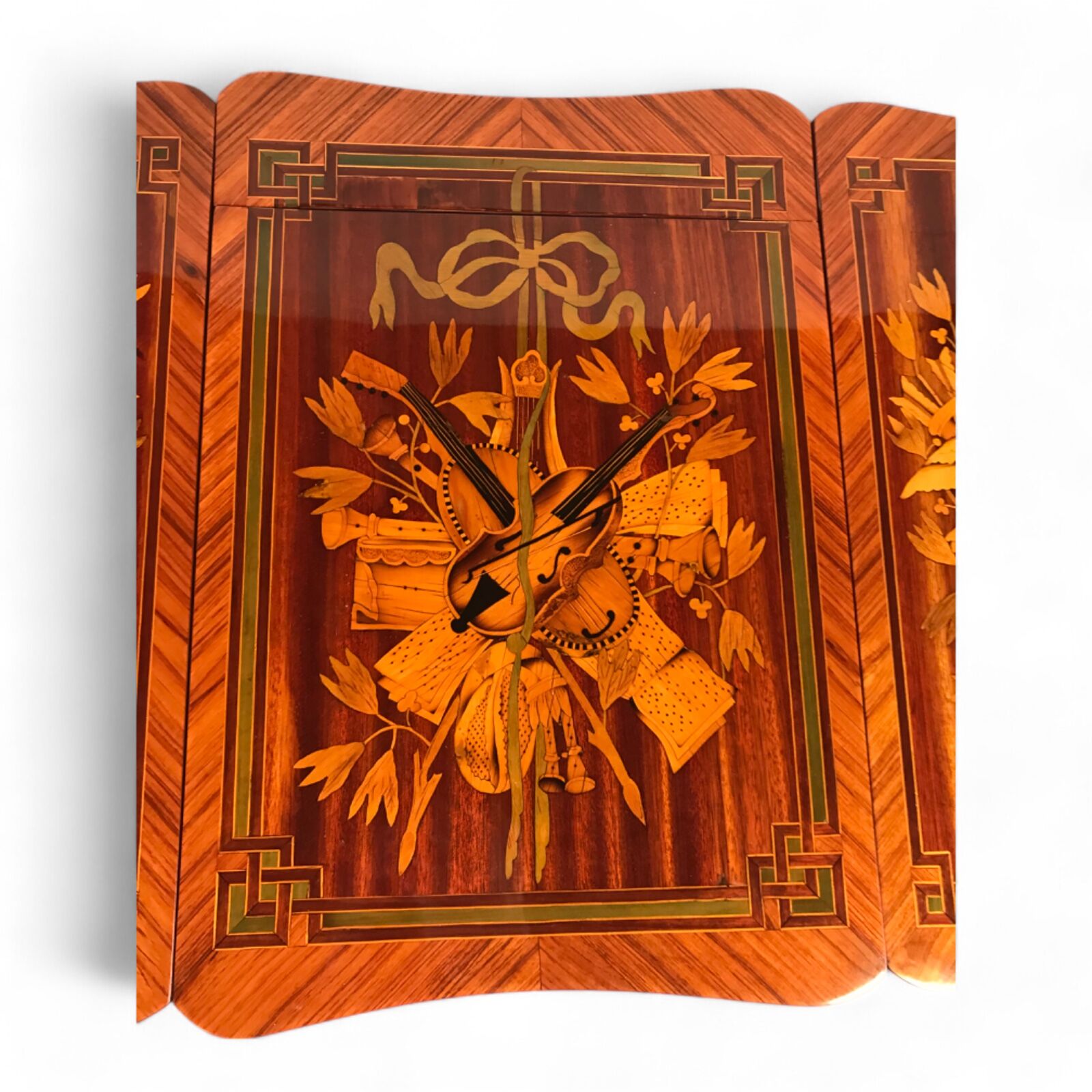 French 18th century Vanity - Inlay Detail - Styylish