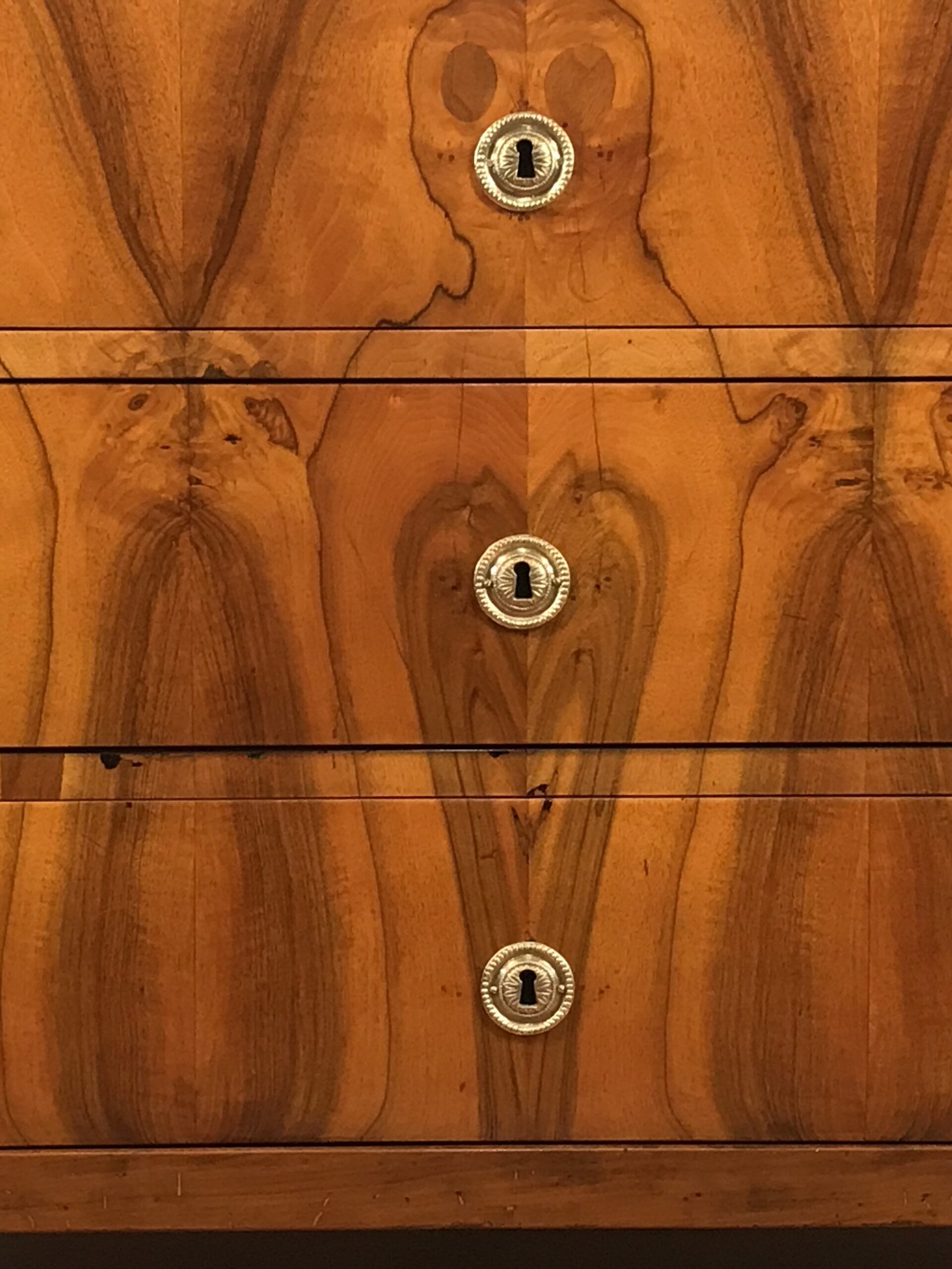 Biedermeier Walnut Chest of Drawers, 1820 - Image 12