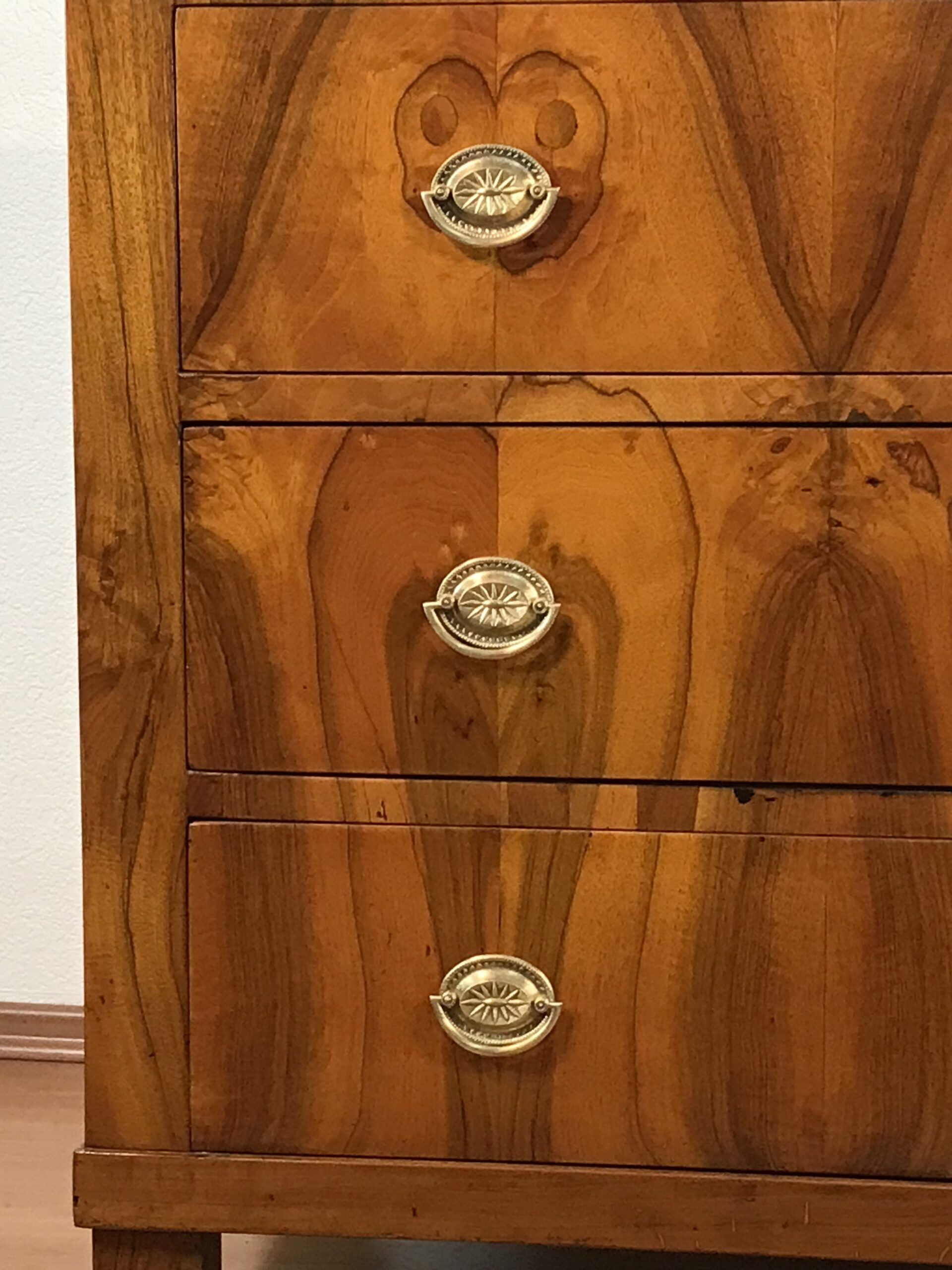 Biedermeier Walnut Chest of Drawers, 1820 - Image 10
