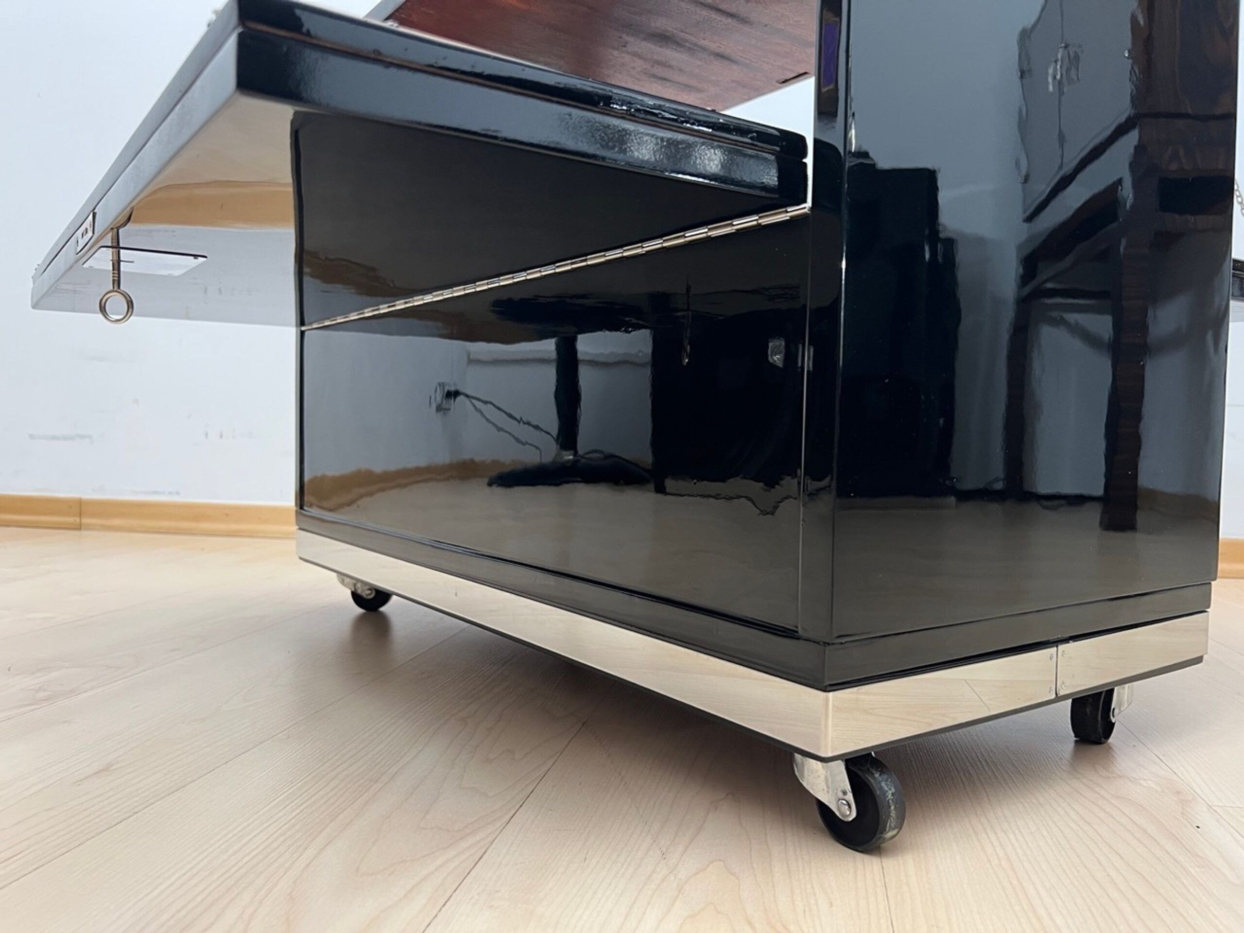 French Art Deco Bar Cart, Black Lacquer, France circa 1930 - Image 16