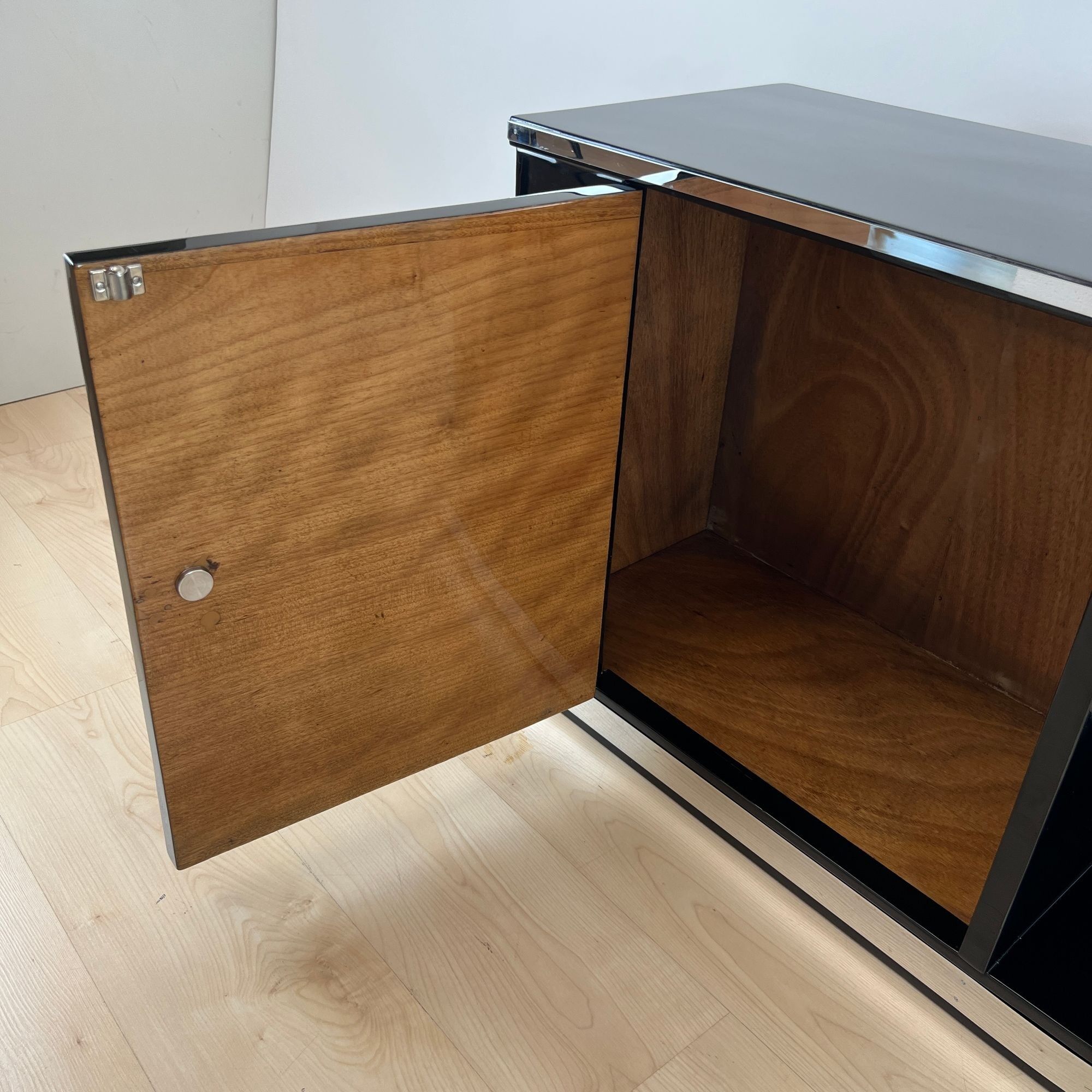 Art Deco Lowboard, Black Lacquer, France circa 1930 - Image 12