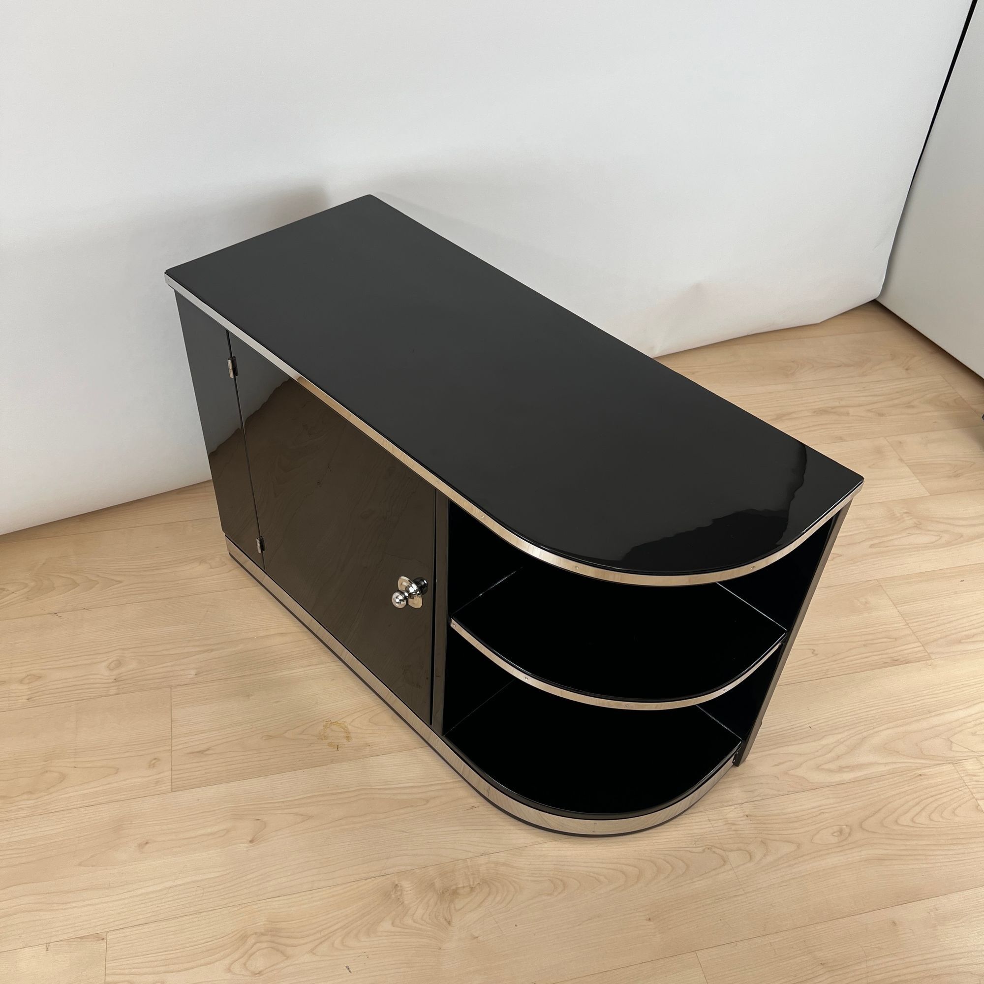 Art Deco Lowboard, Black Lacquer, France circa 1930 - Image 4