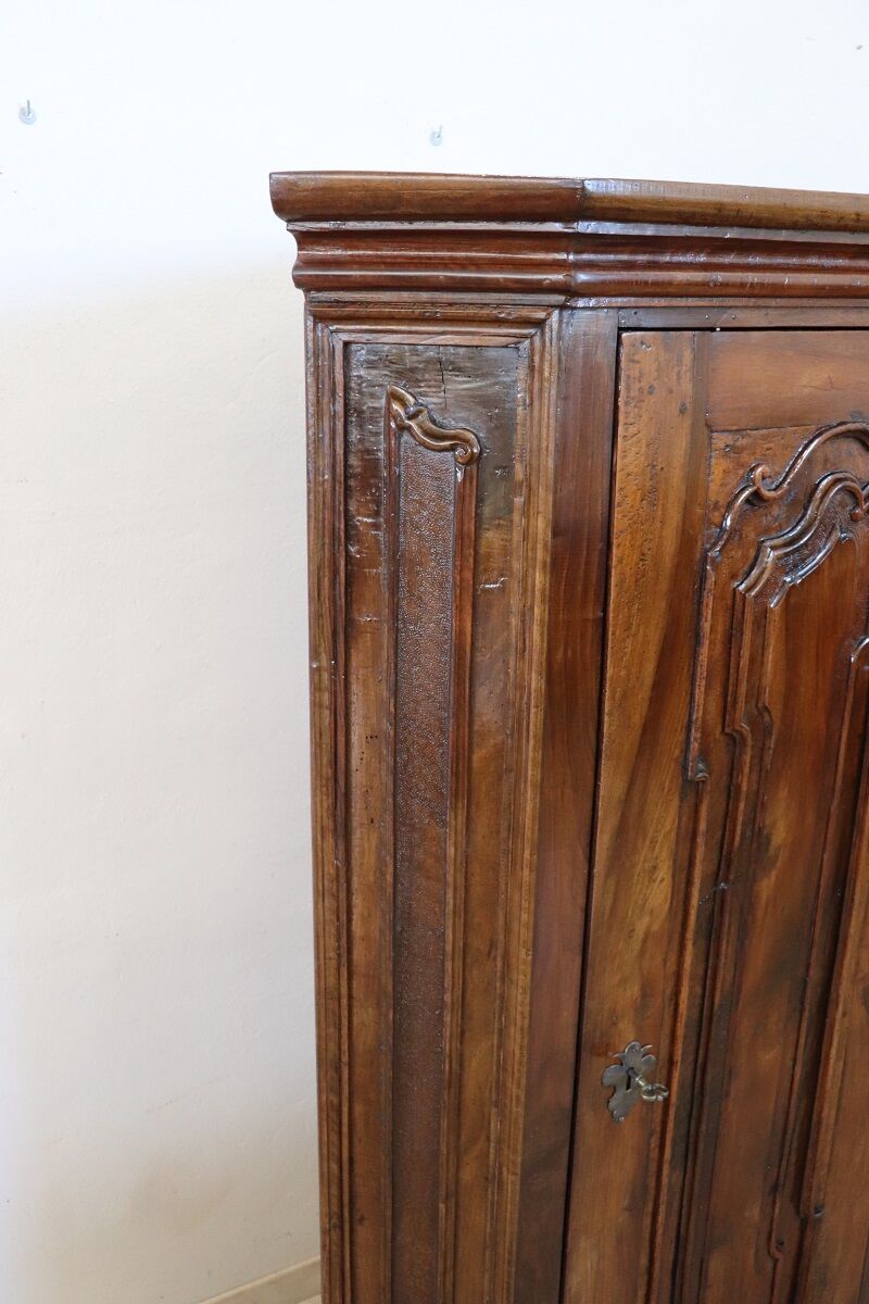Pair of 17th century Italian Corner Cabinets - Image 7