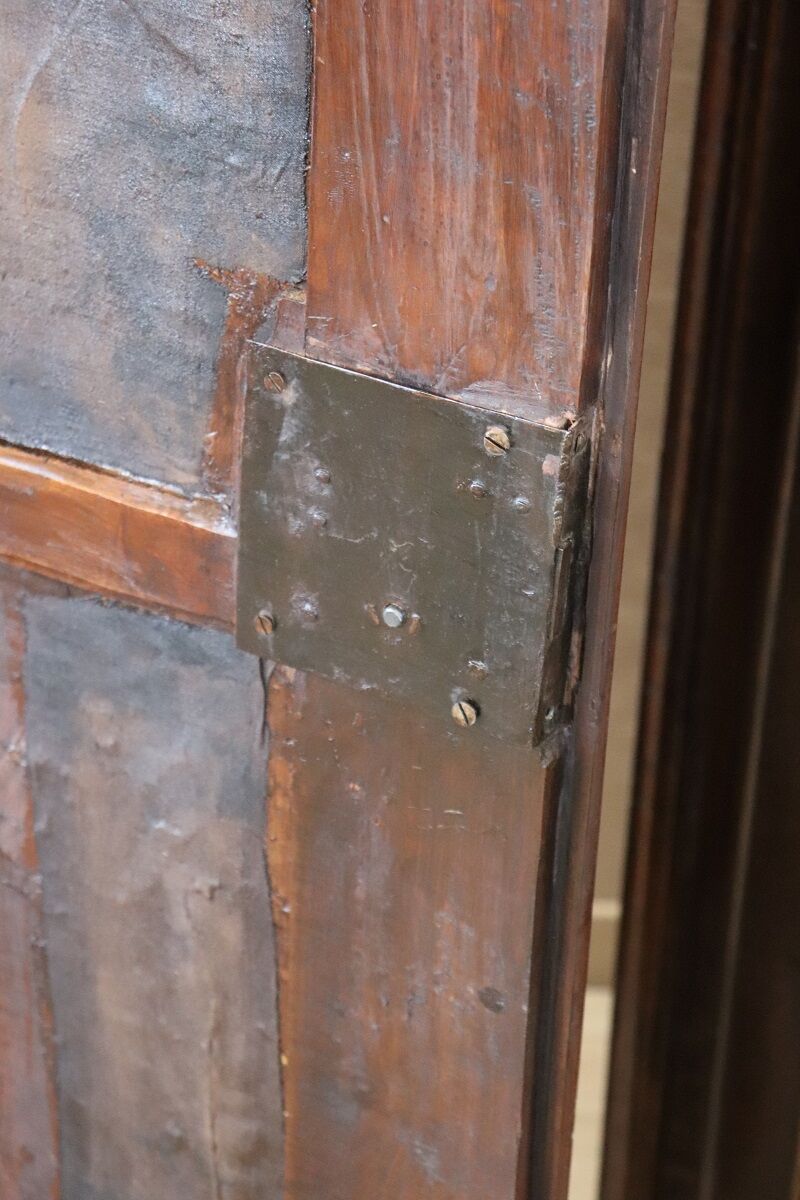 Pair of 17th century Italian Corner Cabinets - Image 11