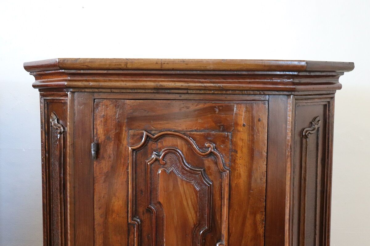 Pair of 17th century Italian Corner Cabinets - Image 13