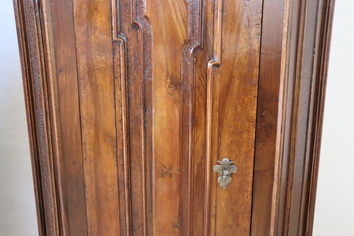 Pair of 17th century Italian Corner Cabinets - Image 14