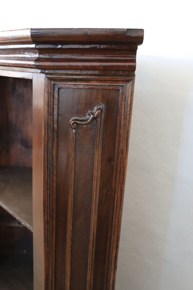 Pair of 17th century Italian Corner Cabinets - Image 20