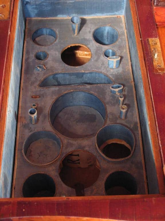 Antique Dressing Table- compartment 1- styylish