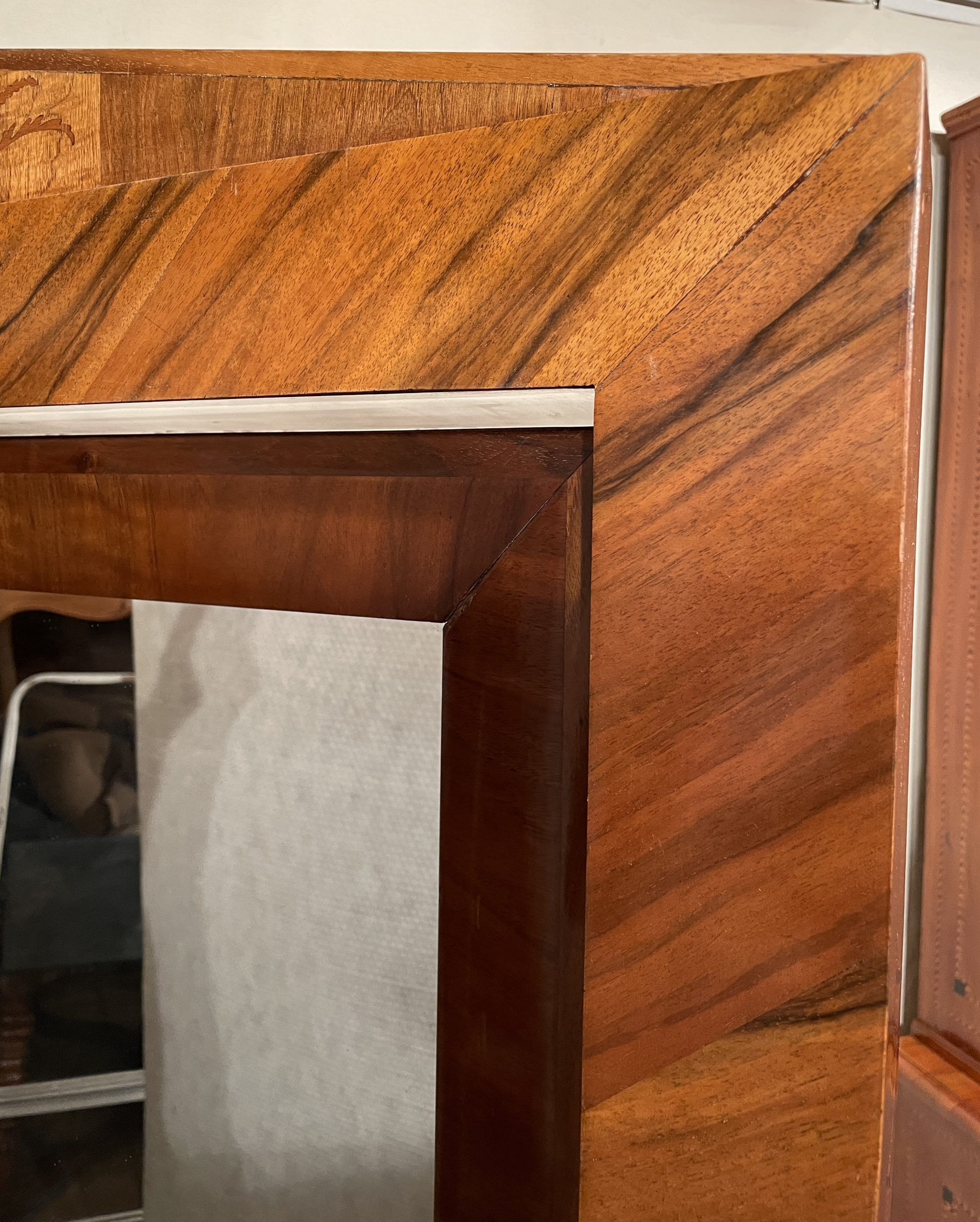 Psyche Mirror- view of the frame- Styylish