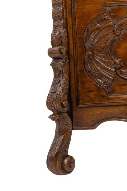 Venetian Louis XV Chest - Foot - Styylish