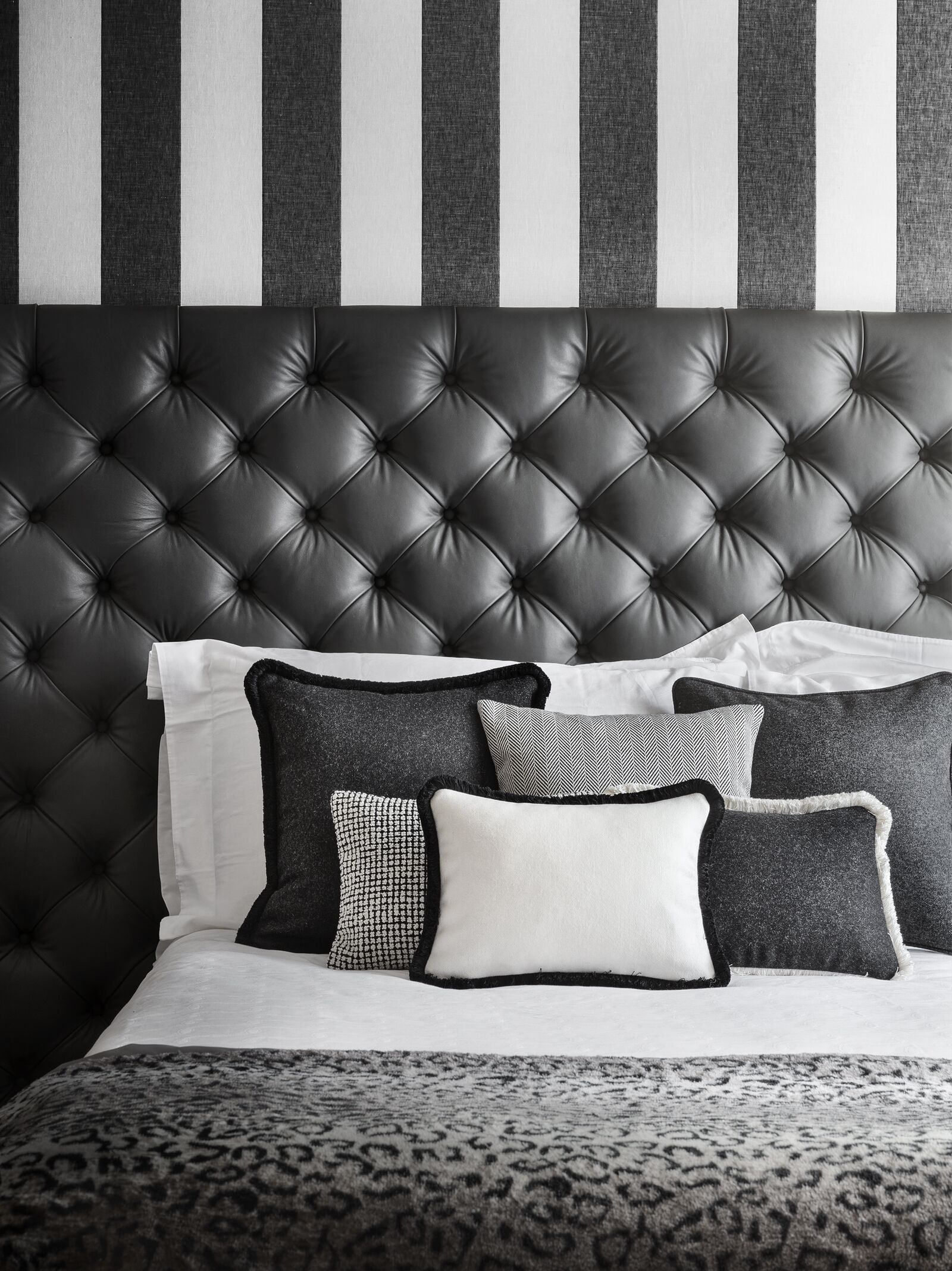 Cortina Collection Bouclé Cushion Black And White - Image 2