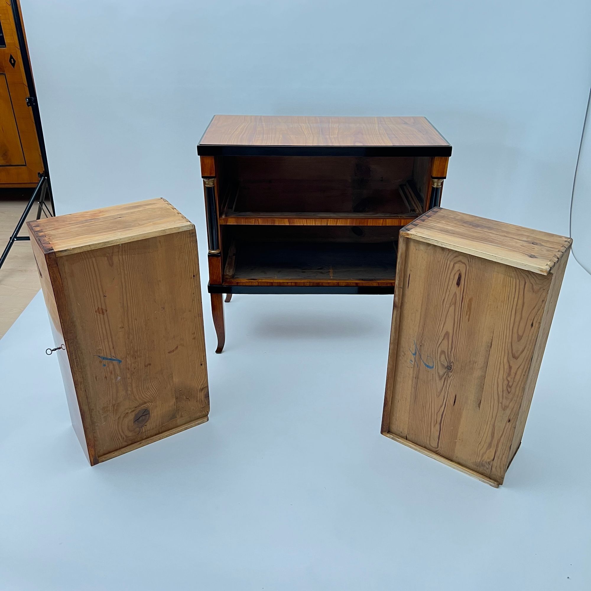 Biedermeier Commode - drawers bottom - Styylish