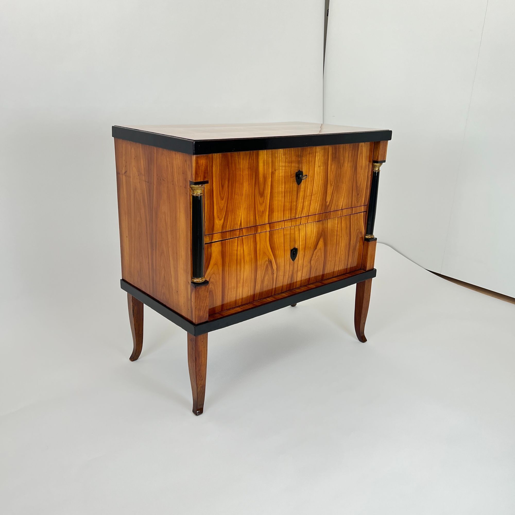 Biedermeier Commode - 3/4 - Styylish