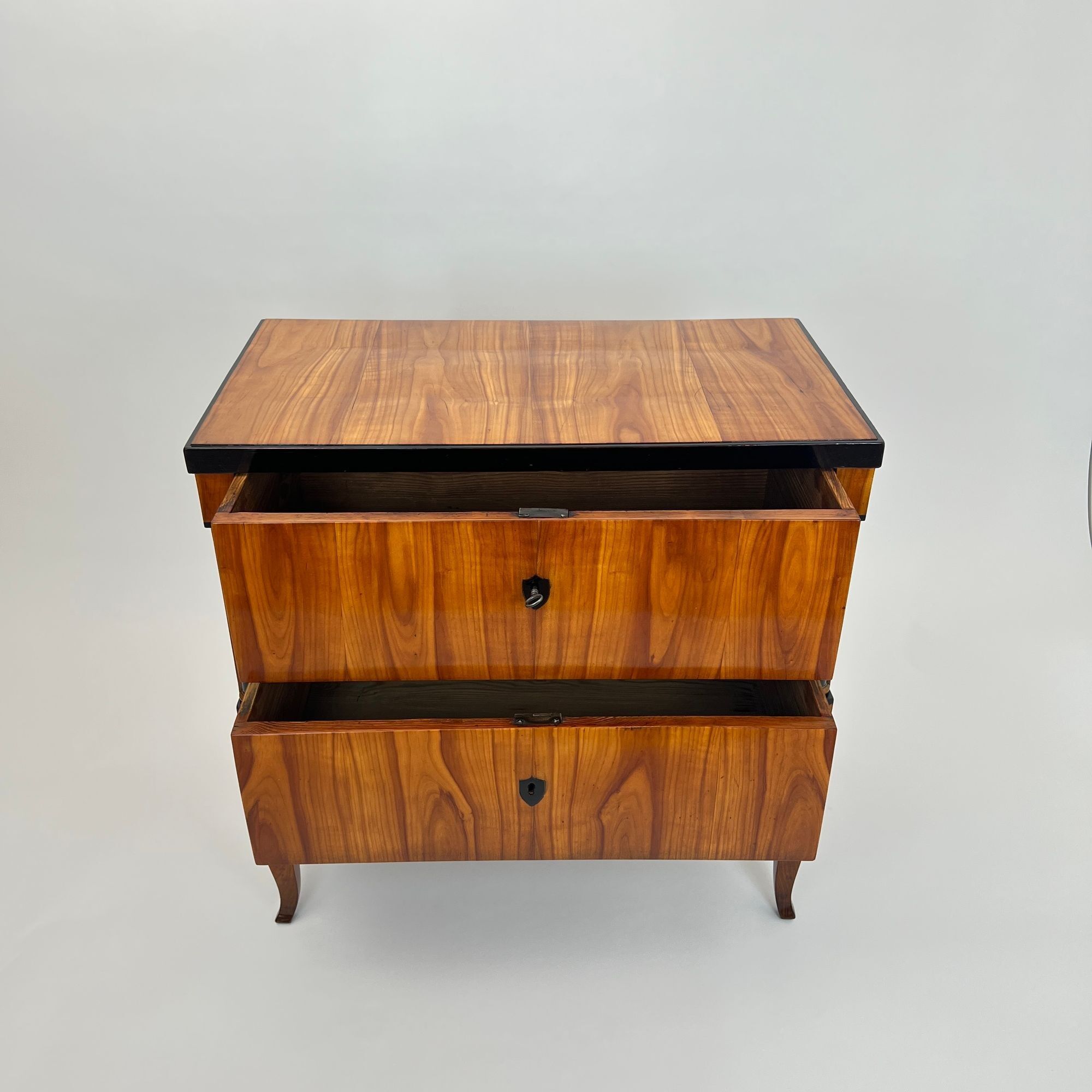 Biedermeier Commode - open drawers - Styylish