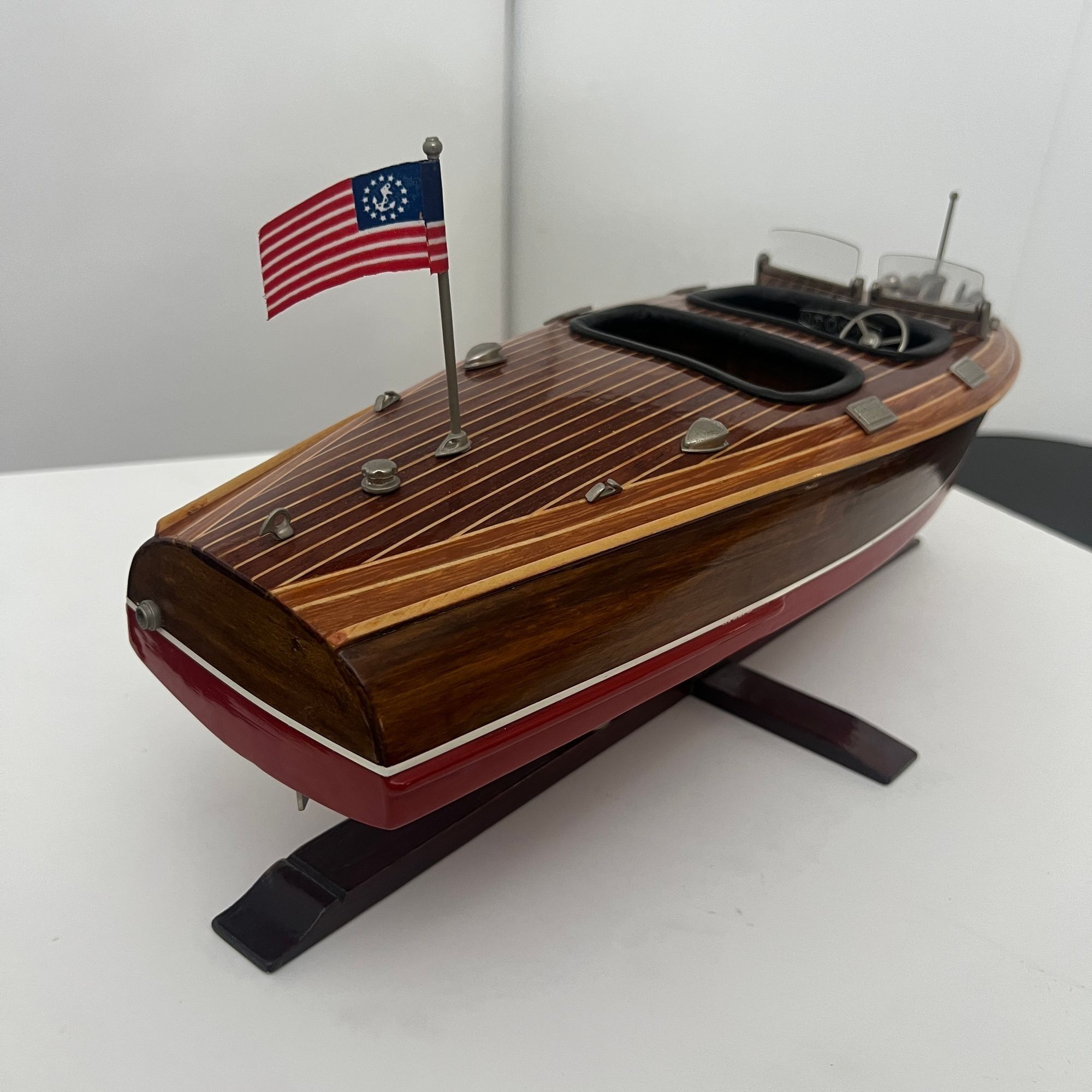 Miniature Motorboat by Chris Craft, Wood, Metal and Lacquer, USA circa 1950 - Image 11