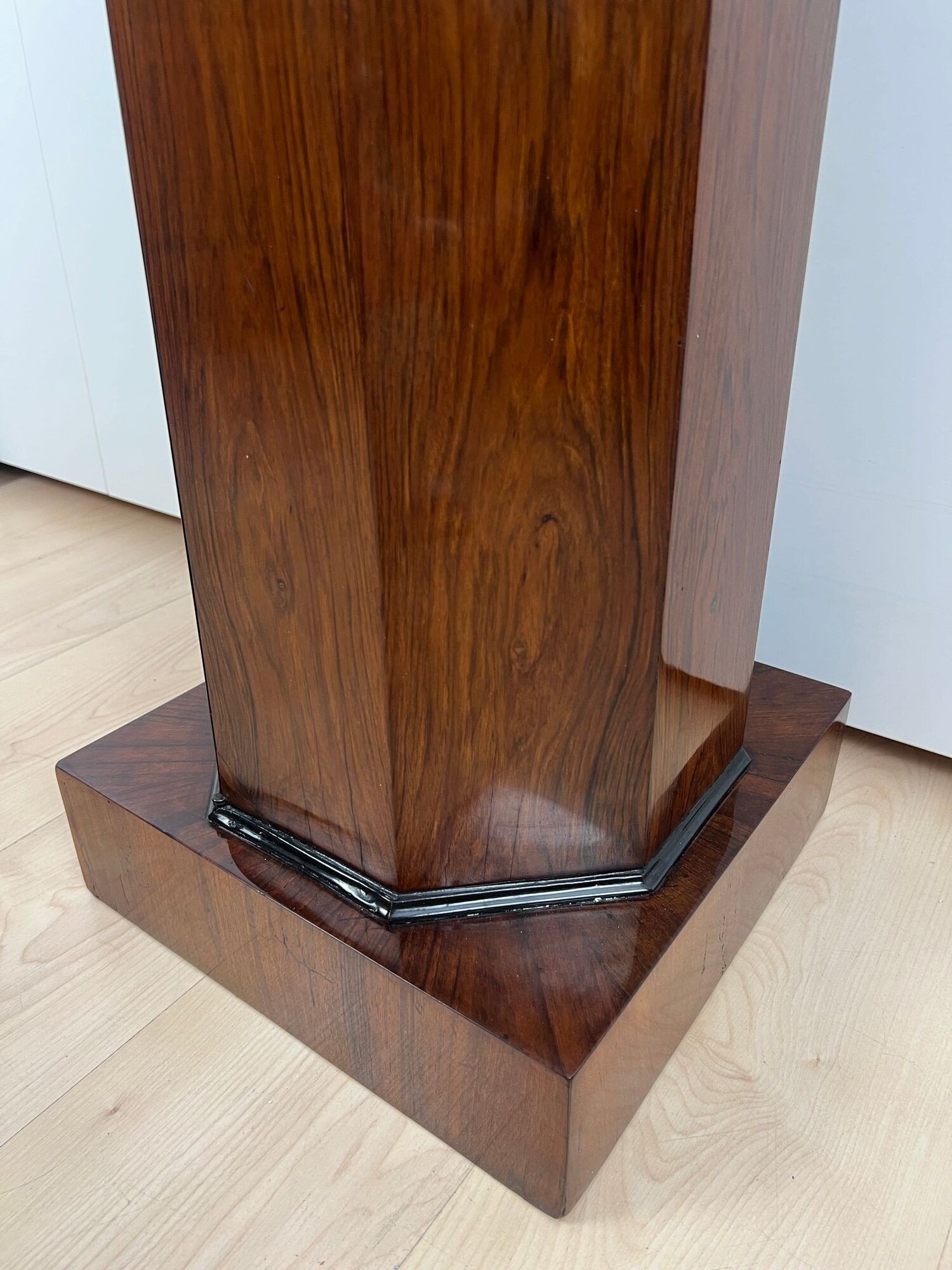 Biedermeier Drum Cabinet - closeup 3/4 - Styylish