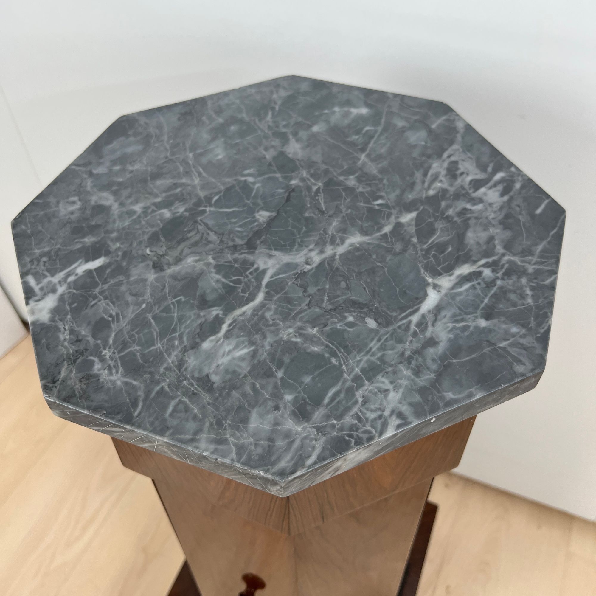 Biedermeier Drum Cabinet - closeup top - Styylish