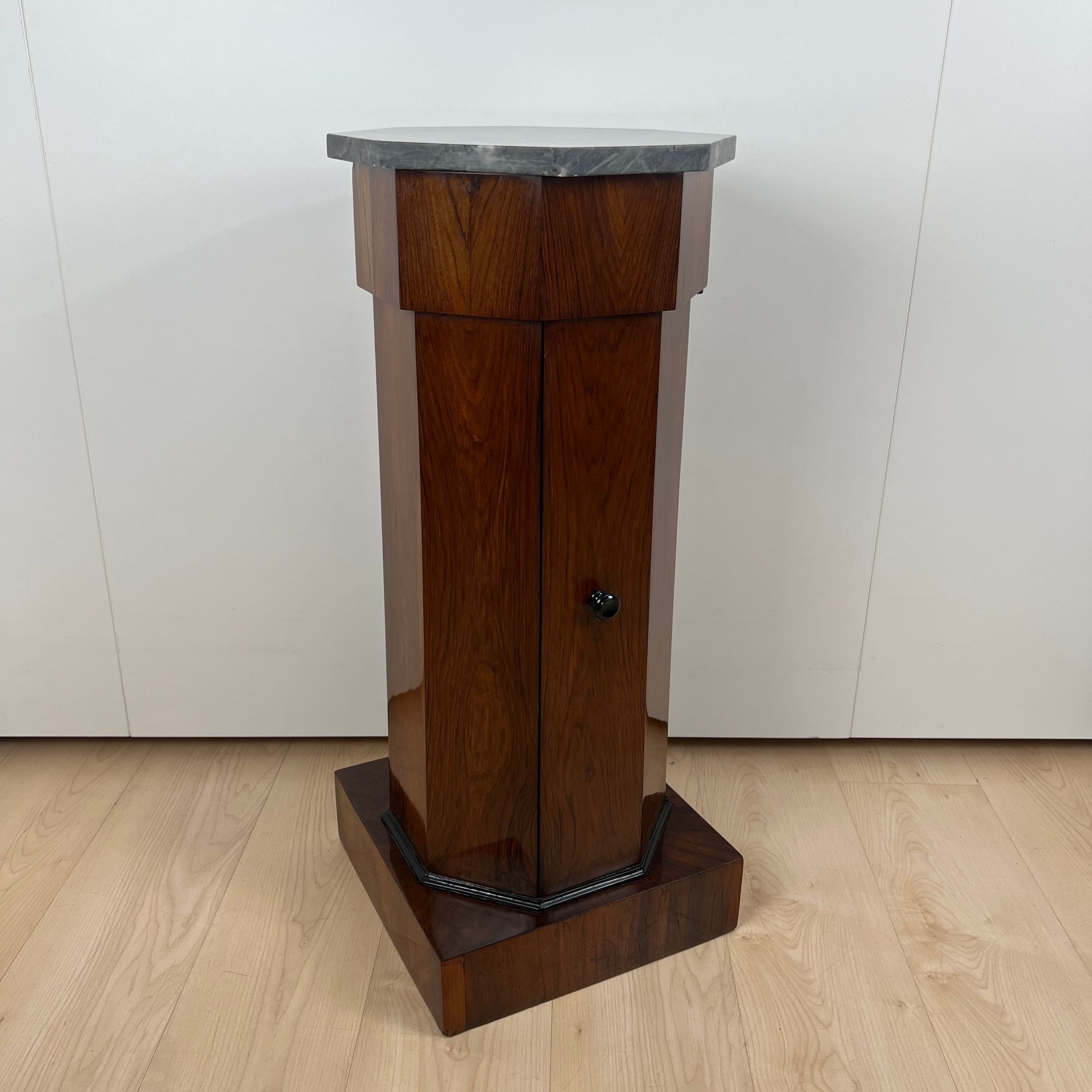Biedermeier Drum Cabinet - closed - Styylish