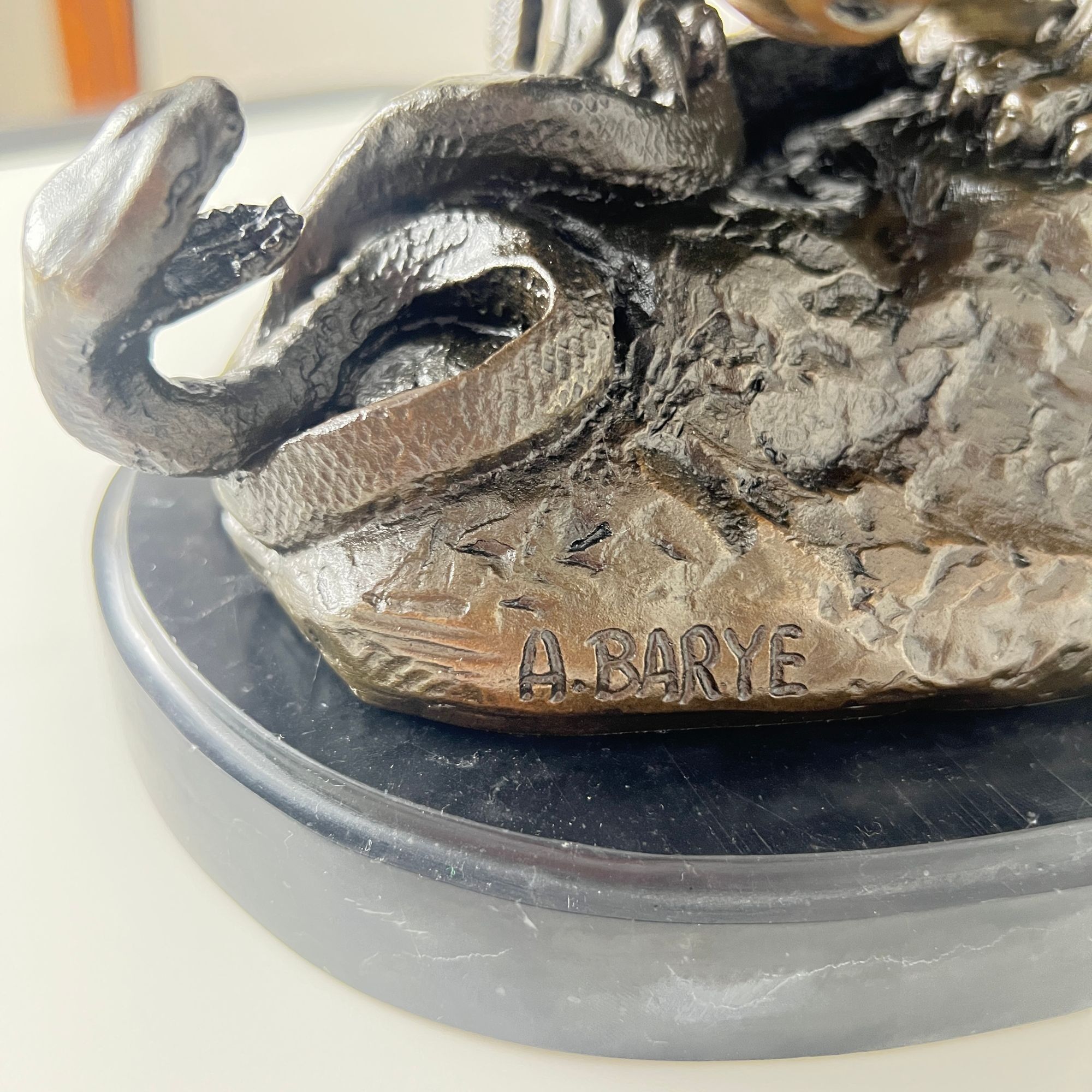 Bronze Figure: Lion Fighting a Snake, After A. Barye, France, 20th Century. - Image 4