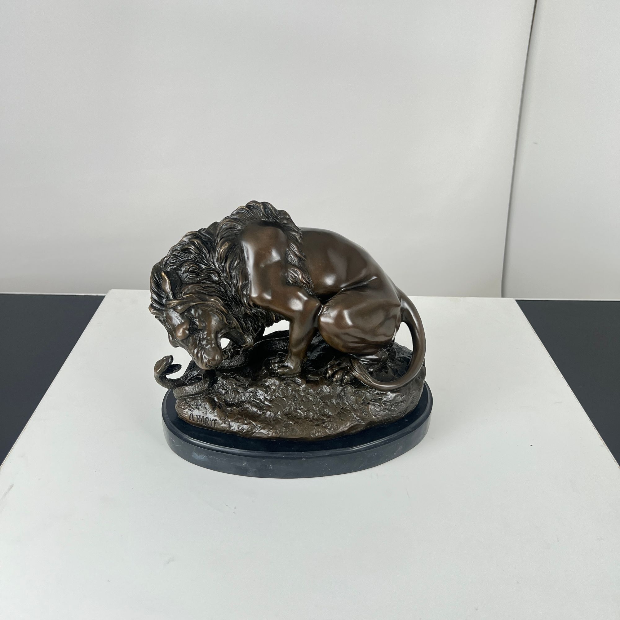 Bronze Figure: Lion Fighting a Snake, After A. Barye, France, 20th Century. - Image 6