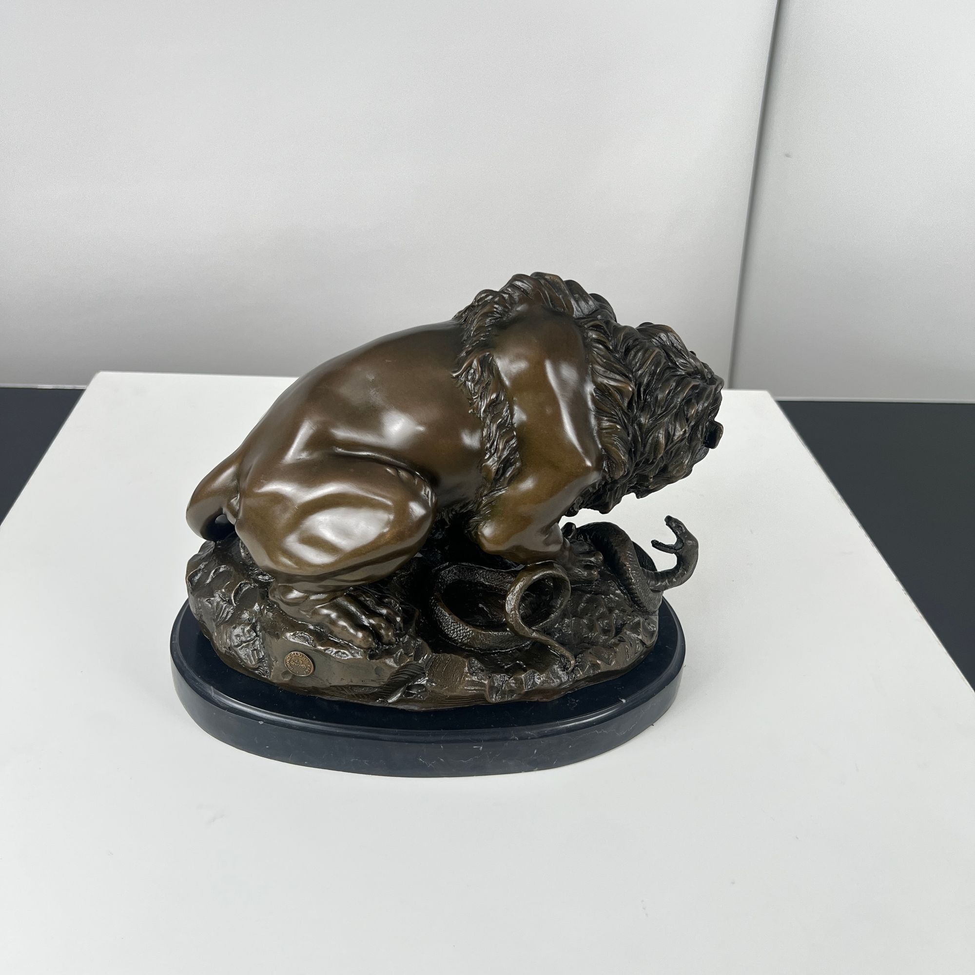 Bronze Figure: Lion Fighting a Snake, After A. Barye, France, 20th Century. - Image 8