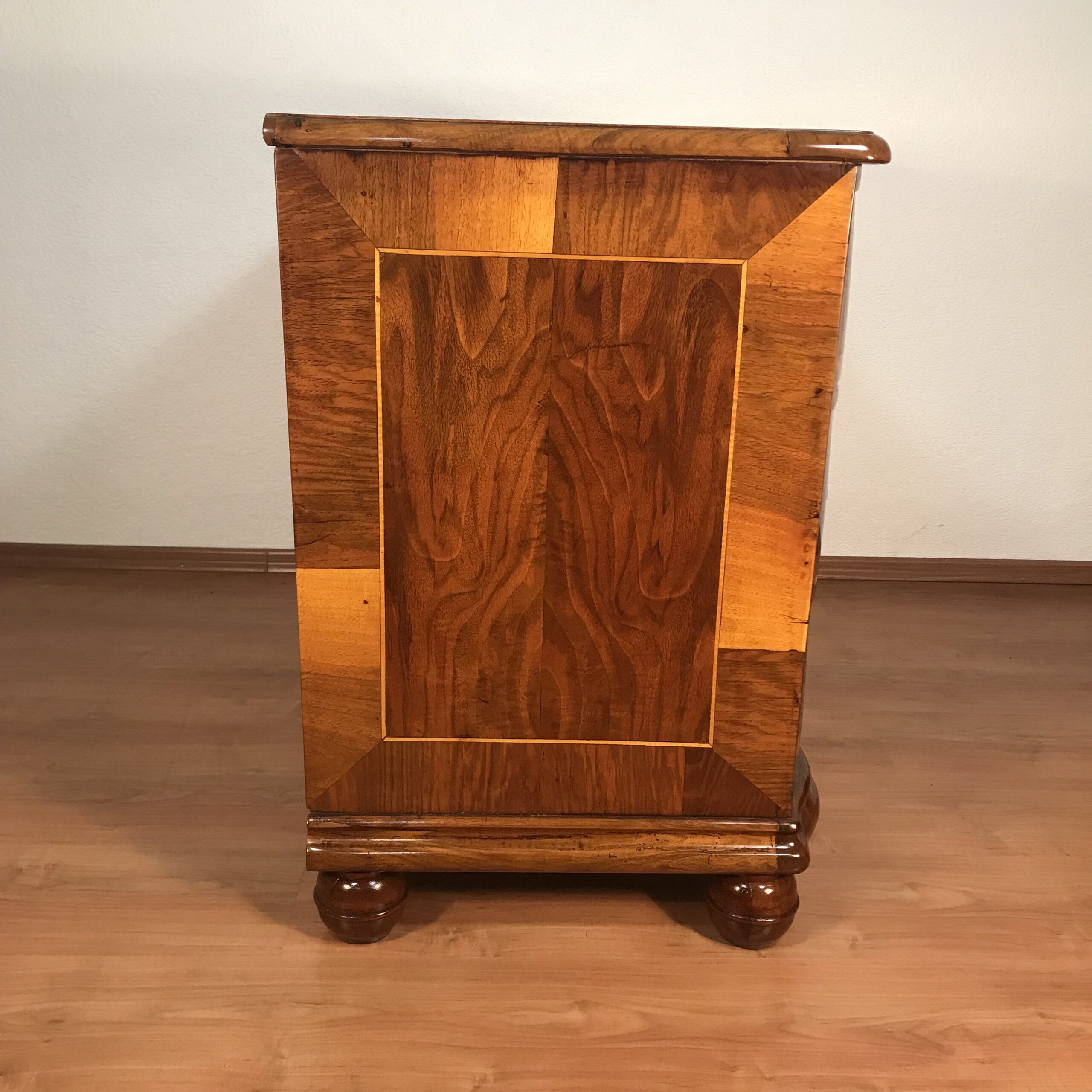 German Baroque Walnut Chest of Drawers, Germany 1750 - Image 8