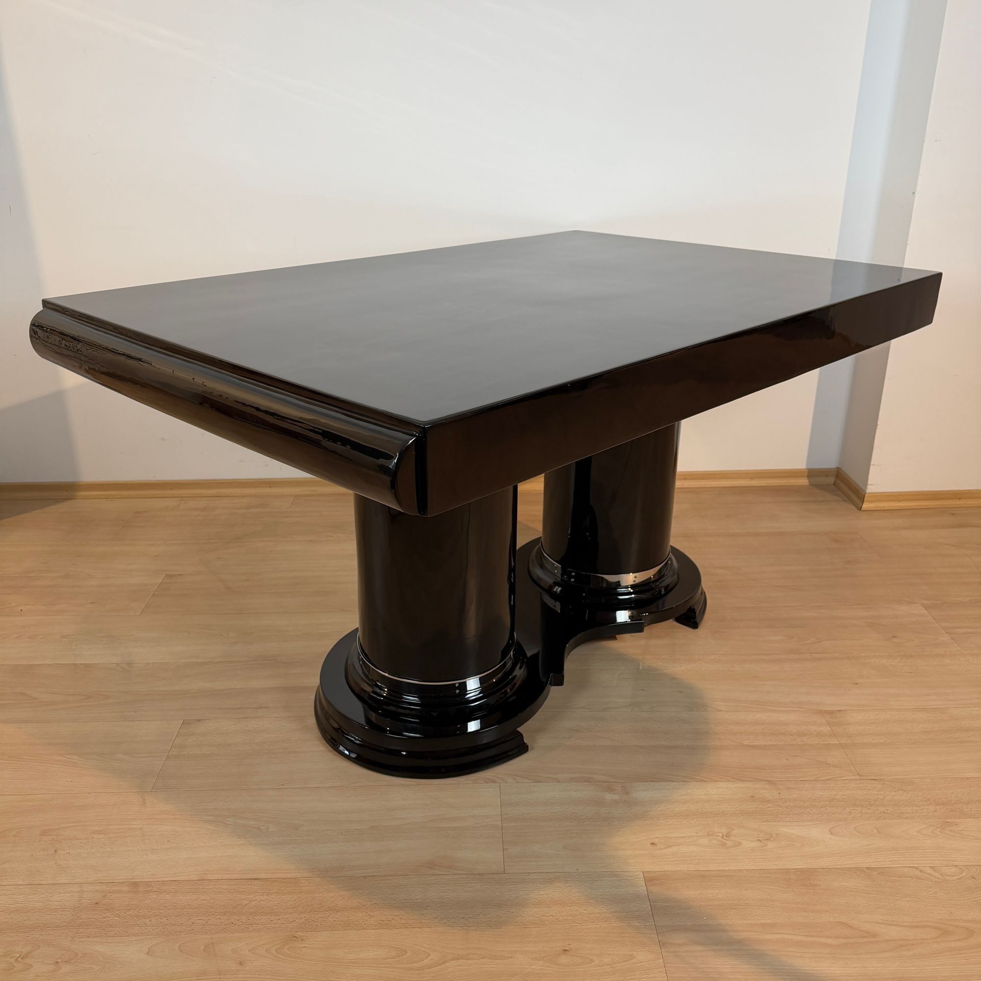 Art Deco Dining Table, Black Piano Lacquer, France, circa 1930 - Image 3